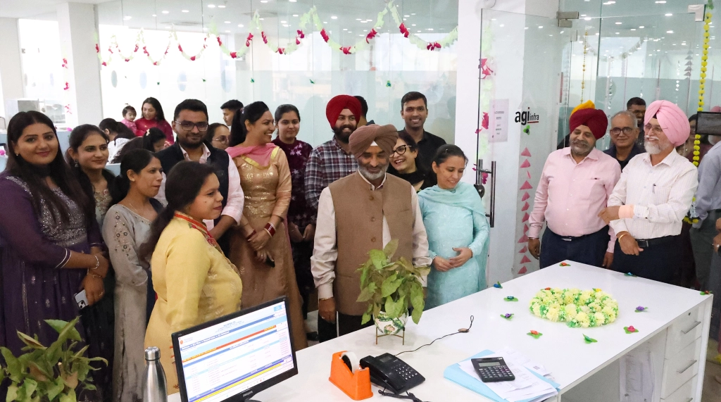 Sr. Sukhdev Singh Ji Managing Director Of AGI Infra Limited With Staff